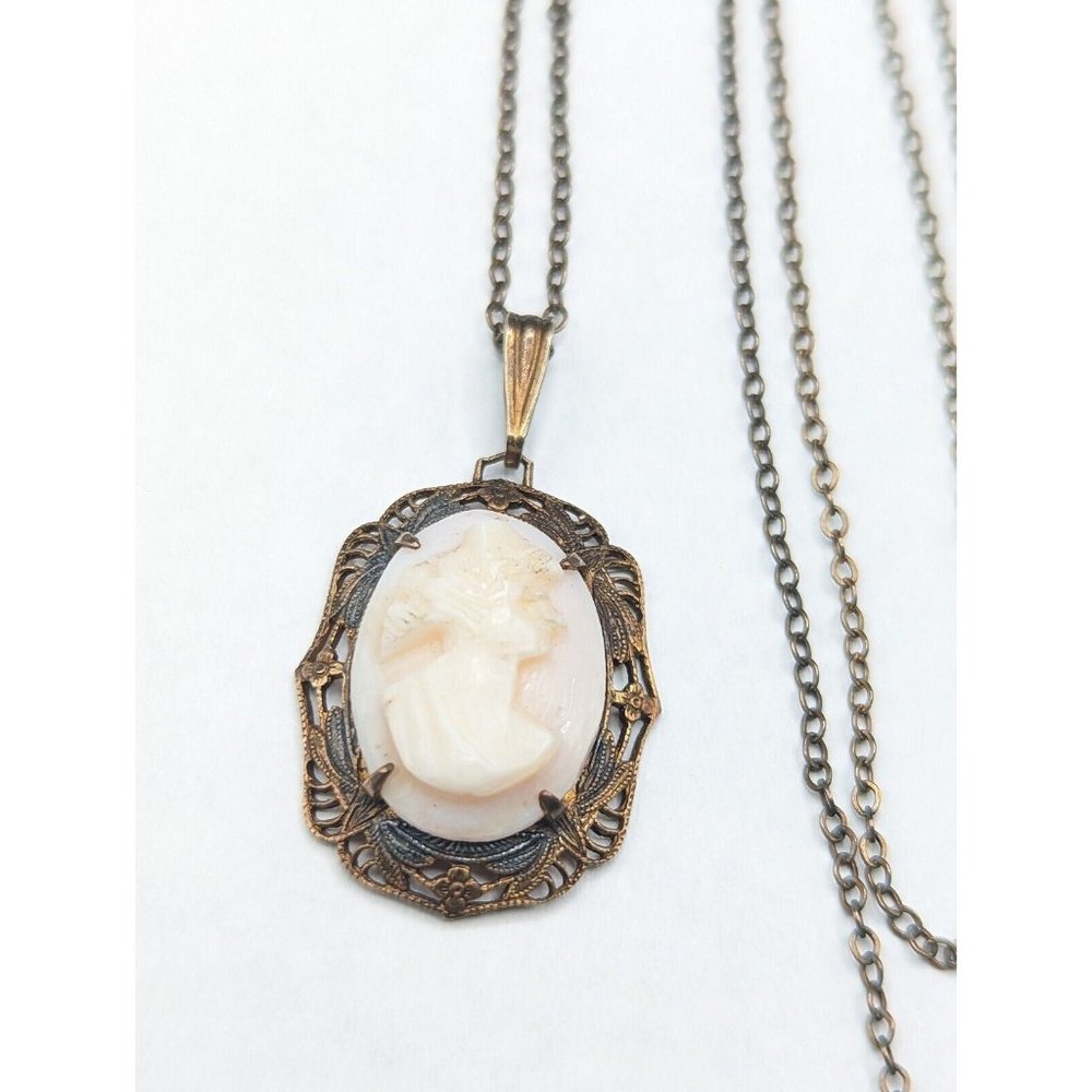 Antique Victorian Gold Filled Delicate Carved Shell Cameo Pendant Chain Necklace